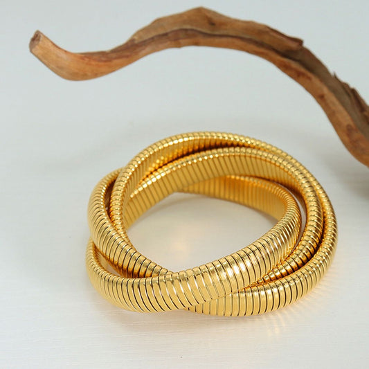 Intertwined Kadas